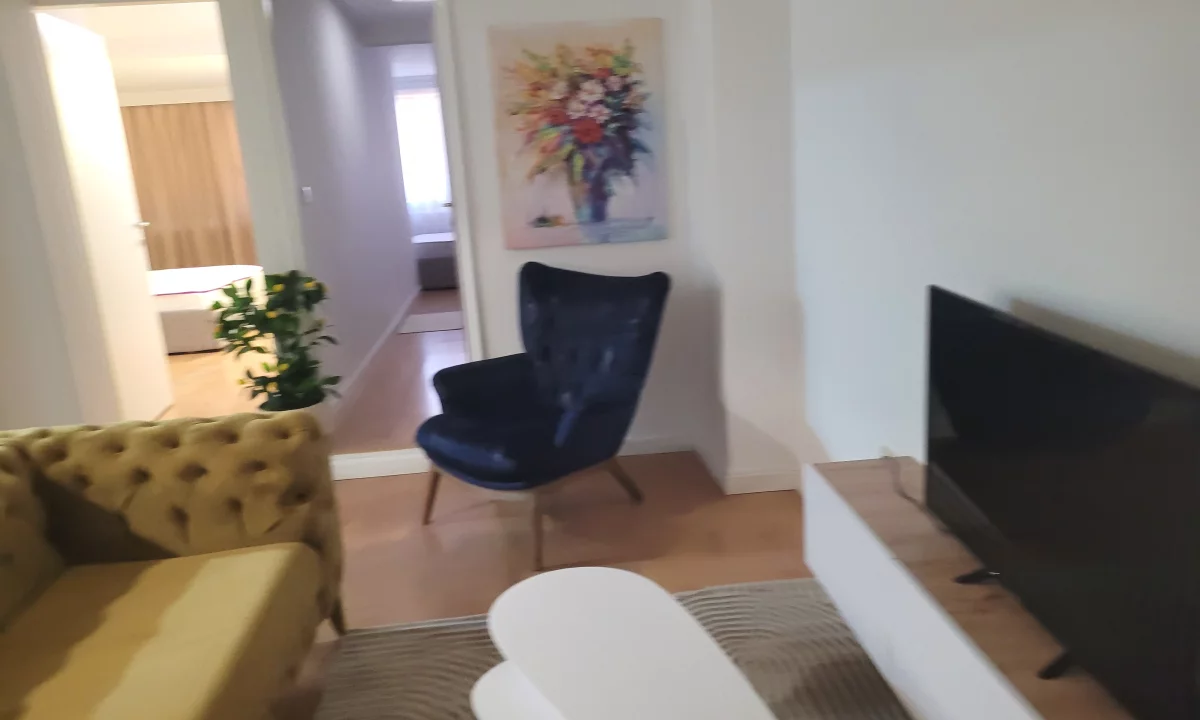 Shtepi me qera Apartament ne Tirane, 2+1, Mobilimi E mobiluar, Pagesa 800  Euro.