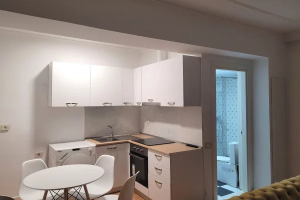 Shtepi me qera Apartament ne Tirane, 2+1, Mobilimi E mobiluar, Pagesa 800  Euro.