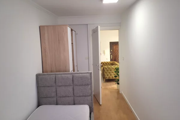 Shtepi me qera Apartament ne Tirane, 2+1, Mobilimi E mobiluar, Pagesa 800  Euro.