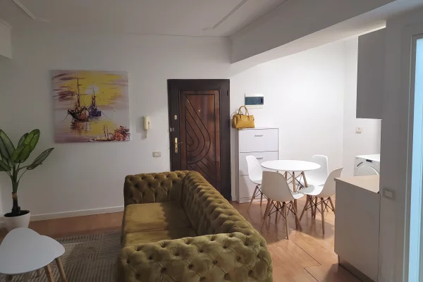 Shtepi me qera Apartament ne Tirane, 2+1, Mobilimi E mobiluar, Pagesa 800  Euro.