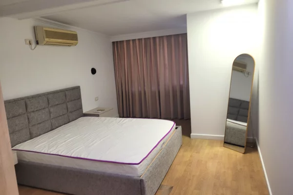 Shtepi me qera Apartament ne Tirane, 2+1, Mobilimi E mobiluar, Pagesa 800  Euro.