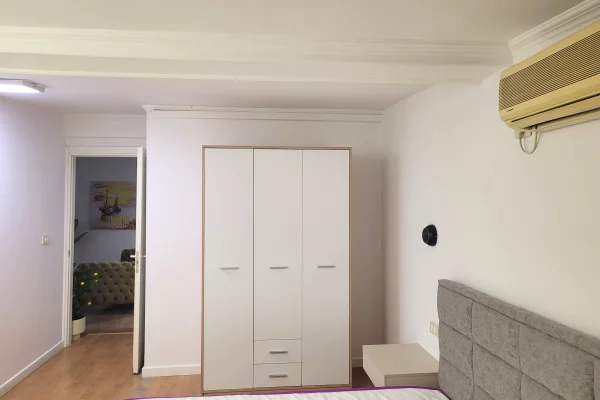Shtepi me qera Apartament ne Tirane, 2+1, Mobilimi E mobiluar, Pagesa 800  Euro.