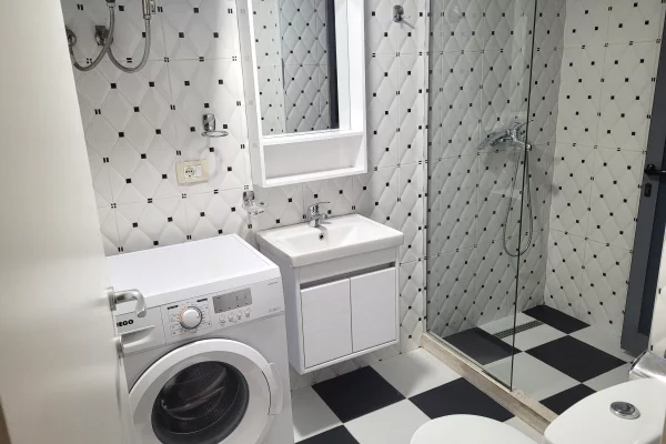 Shtepi me qera Apartament ne Tirane, 2+1, Mobilimi E mobiluar, Pagesa 800  Euro.