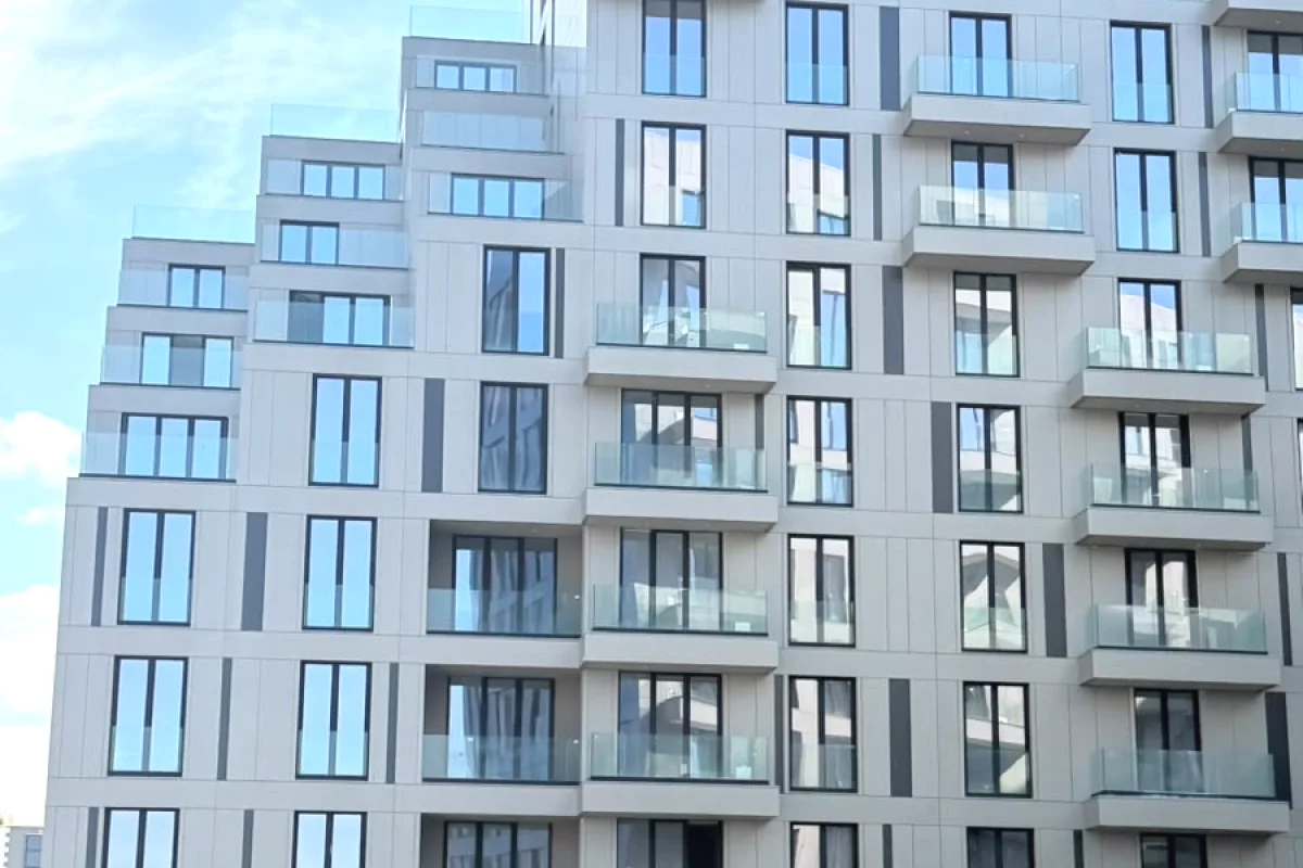Shtepi ne shitje Apartament ne Tirane, 2+1, Mobilimi Bosh, pa mobiluar, Pagesa 270,000  Euro.