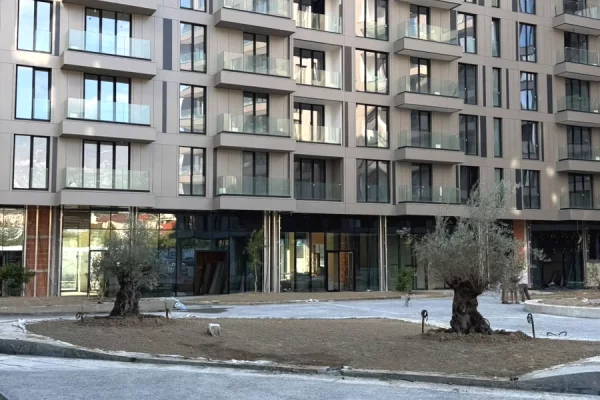 Shtepi ne shitje Apartament ne Tirane, 2+1, Mobilimi Bosh, pa mobiluar, Pagesa 270,000  Euro.