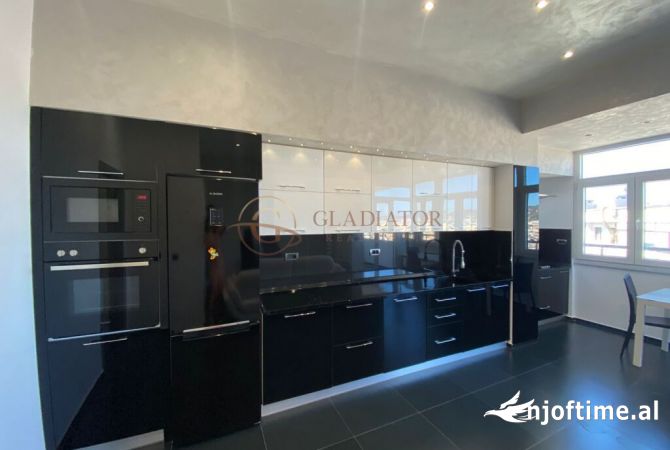 Appartamento in affitto a Durazzo 2+1, Arredato