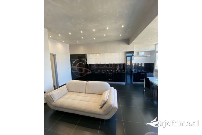 Appartamento in affitto a Durazzo 2+1, Arredato