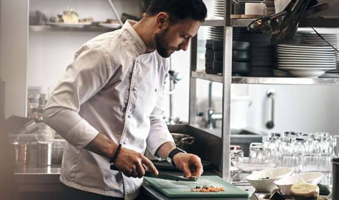 Job Offers in Tirana, Profession kuzhinier , ndihmes kuzhinier dhe pastrues peshku , No Experience, Payment By Agreement.