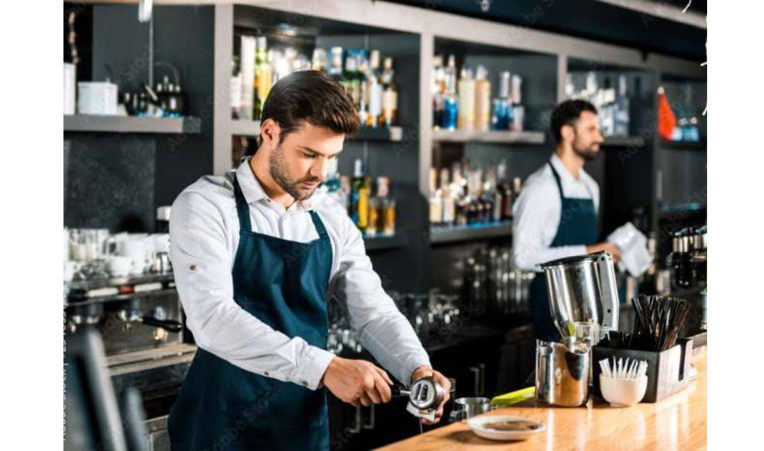 Job Offers in Tirana, Profession banakier/e , kamarier/e , ndihmes/e ,sanitare  , Beginner/Little experience, Payment By Agreement.