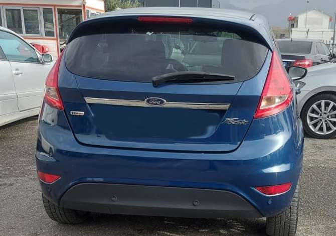  Jepet me qera Ford Fiesta  duke filluar nga 40 euro ne dite