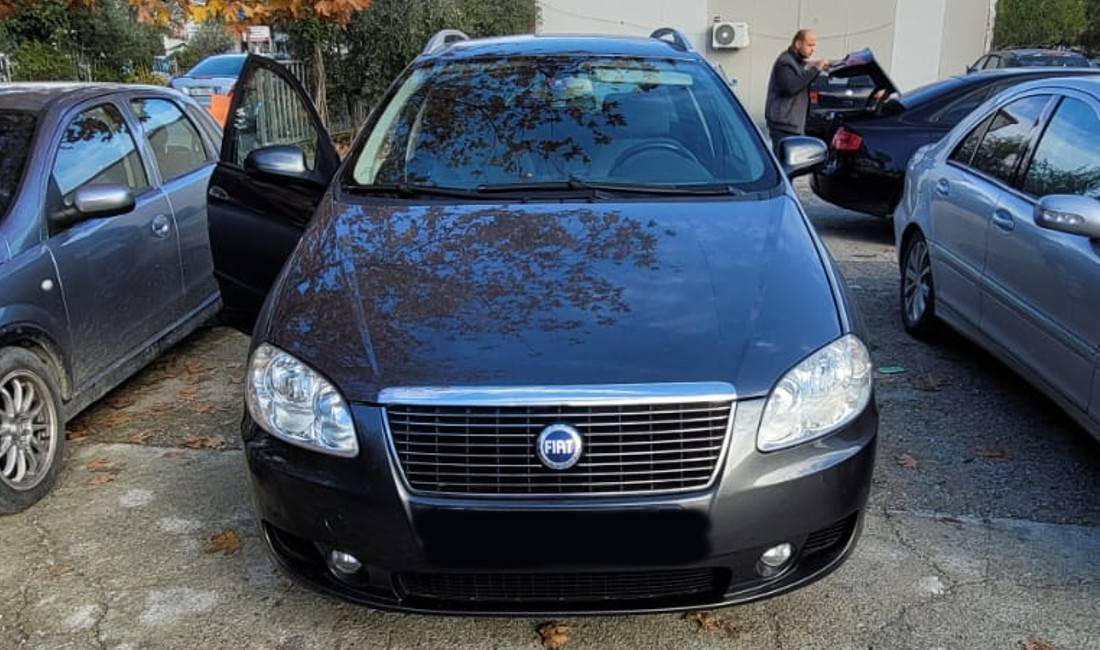 Jepet me qera Makina FIAT CROMA duke filluar nga 30 euro ne dite