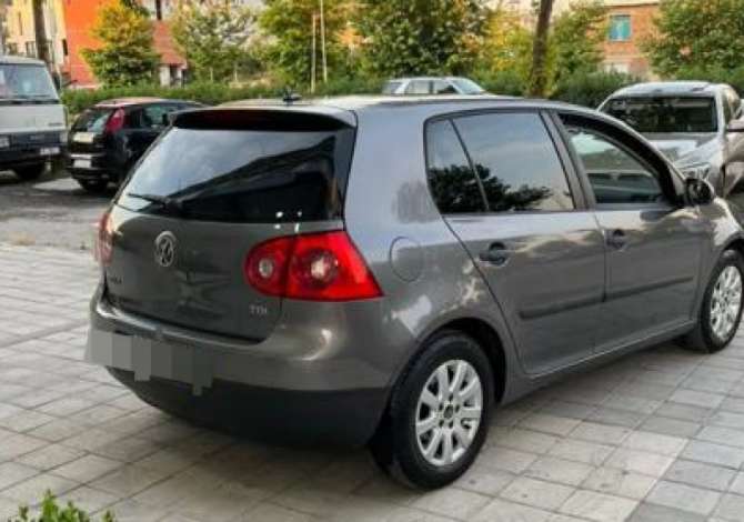  Jepet me qera Makina Volkswagen Golf 5 duke filluar nga 30 euro ne dite 