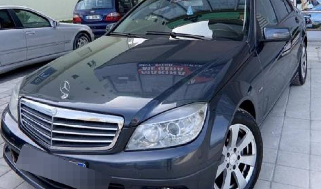 Jepet me qera Makina Mercedess Benz C Class duke filluar nga 40 euro ne dite