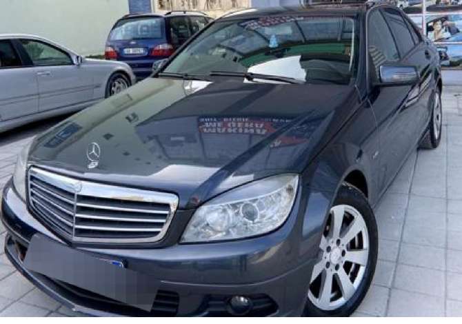 Jepet me qera Makina Mercedess Benz C Class duke filluar nga 40 euro ne dite