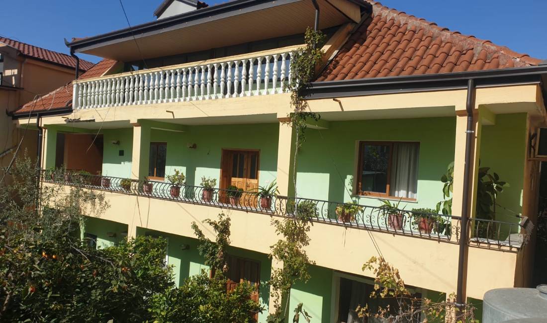 Shtepi ne shitje Shtepi Private ne Tirane, 4+1, Mobilimi Pjeserisht e mobiluar, Pagesa 280,000  Euro.