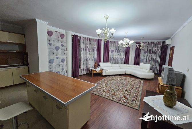 Shtepi me qera Apartament ne Tirane, 3+1, Mobilimi E mobiluar, Pagesa 1,500  Euro.