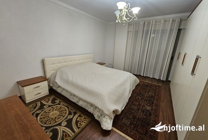Shtepi me qera Apartament ne Tirane, 3+1, Mobilimi E mobiluar, Pagesa 1,500  Euro.