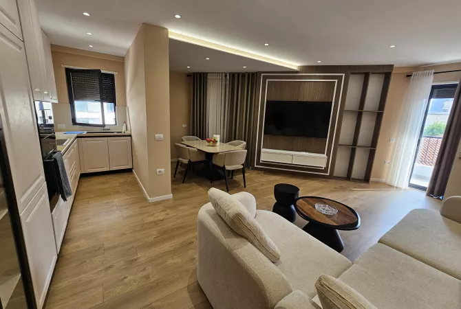 Shtepi ne shitje Apartament ne Tirane, 2+1, Mobilimi E mobiluar, Pagesa 365,000  Euro.