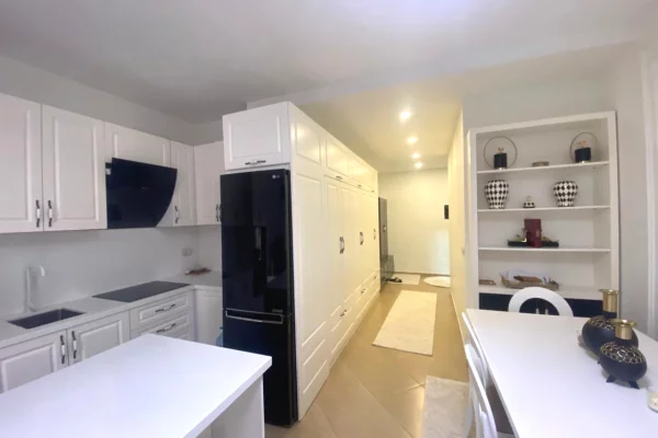 FRESK, SHITET APARTAMENT 2+1 I MOBILUAR