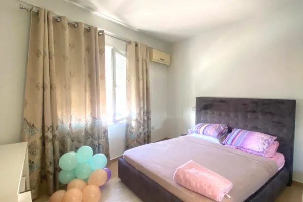 Shtepi ne shitje Apartament ne Tirane, 2+1, Mobilimi E mobiluar, Pagesa 130,000  Euro.