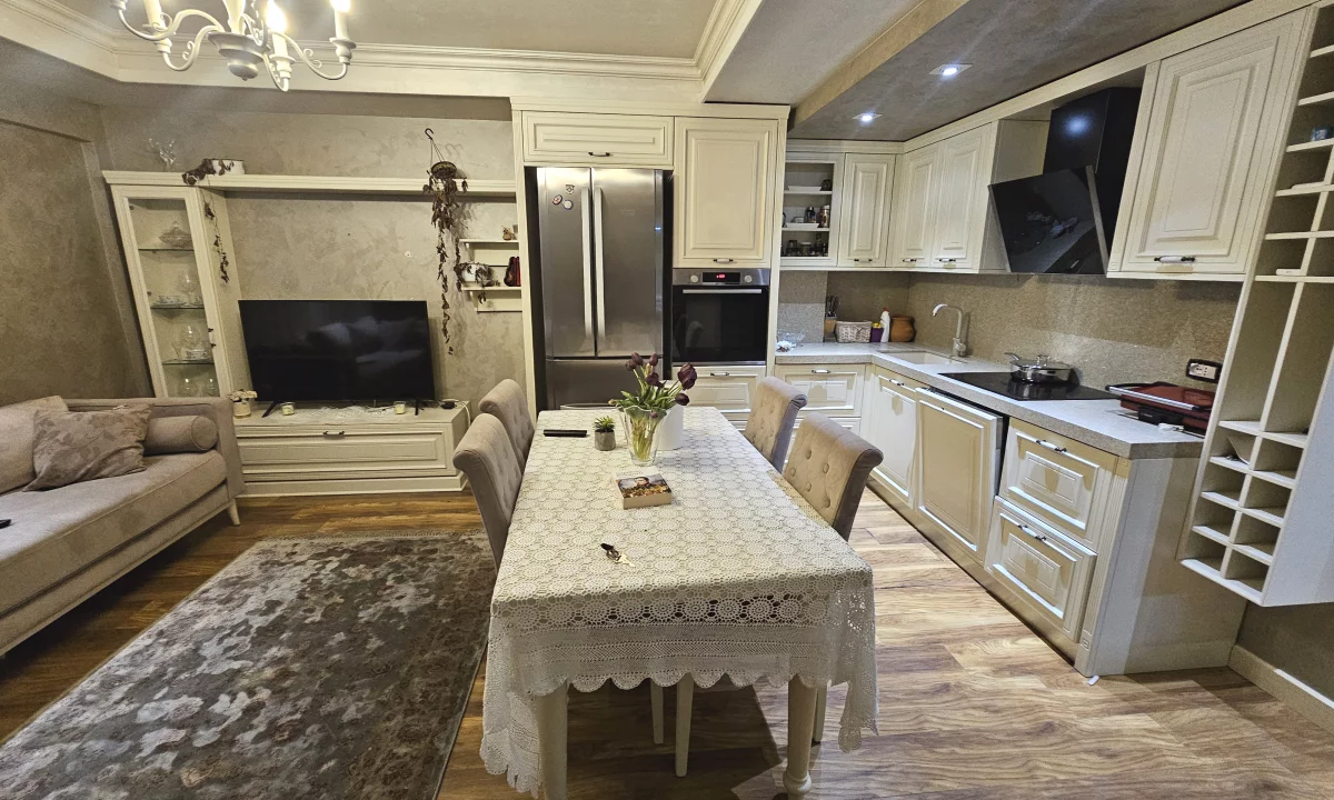 Shtepi ne shitje Apartament ne Tirane, 2+1, Mobilimi E mobiluar, Pagesa 240,000  Euro.