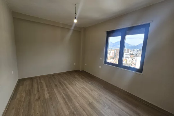 Shtepi ne shitje Apartament ne Tirane, 3+1, Mobilimi Bosh, pa mobiluar, Pagesa 386,400  Euro.