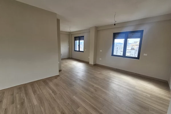 Shtepi ne shitje Apartament ne Tirane, 3+1, Mobilimi Bosh, pa mobiluar, Pagesa 386,400  Euro.