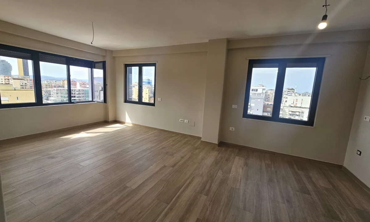 Shtepi ne shitje Apartament ne Tirane, 3+1, Mobilimi Bosh, pa mobiluar, Pagesa 386,400  Euro.