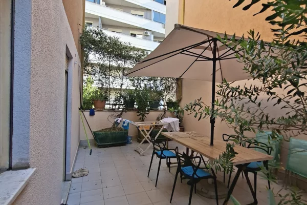Shtepi ne shitje Apartament ne Tirane, 2+1, Mobilimi E mobiluar, Pagesa 340,000  Euro.