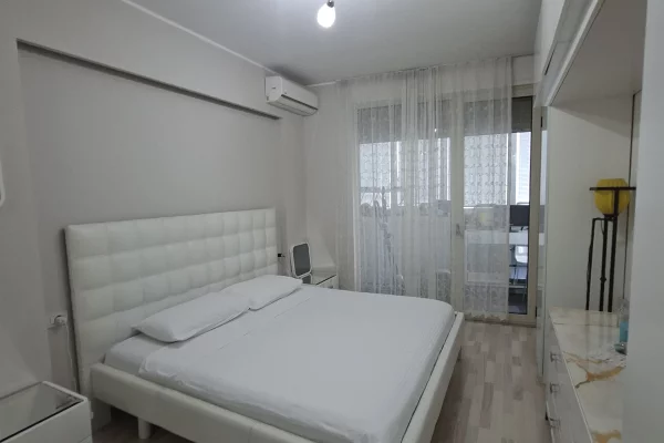 Shtepi ne shitje Apartament ne Tirane, 2+1, Mobilimi E mobiluar, Pagesa 340,000  Euro.