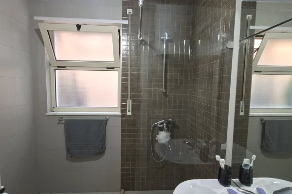 Shtepi ne shitje Apartament ne Tirane, 2+1, Mobilimi E mobiluar, Pagesa 340,000  Euro.