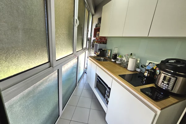 Shtepi ne shitje Apartament ne Tirane, 2+1, Mobilimi E mobiluar, Pagesa 180,000  Euro.