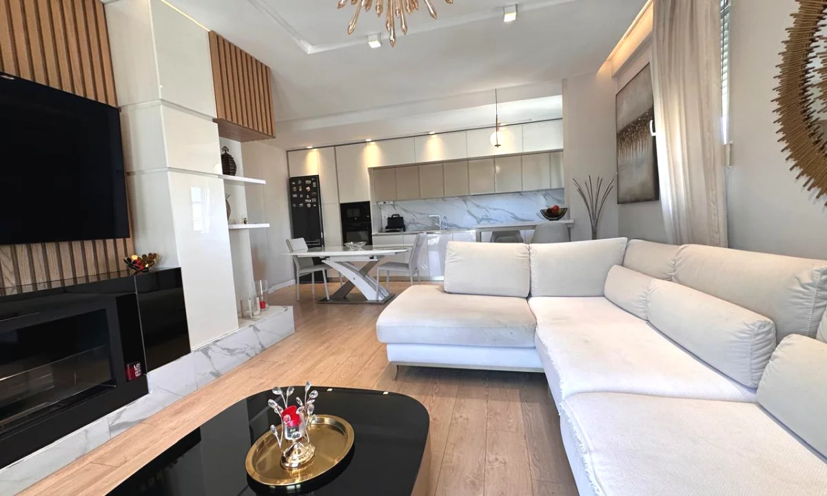 Shtepi ne shitje Apartament ne Tirane, 3+1, Mobilimi E mobiluar, Pagesa 350,000  Euro.