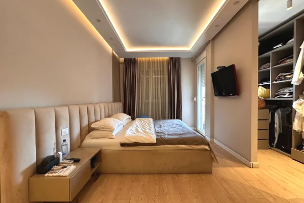 Shtepi ne shitje Apartament ne Tirane, 3+1, Mobilimi E mobiluar, Pagesa 350,000  Euro.