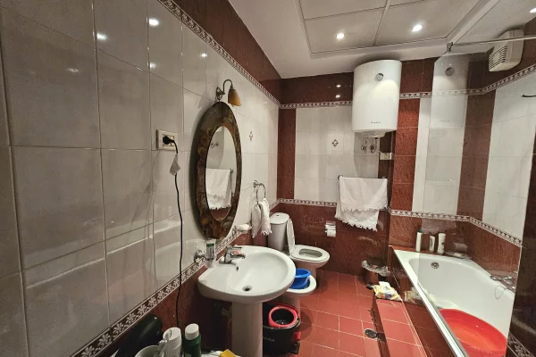 Shtepi ne shitje Apartament ne Tirane, 2+1, Mobilimi E mobiluar, Pagesa 230,000  Euro.
