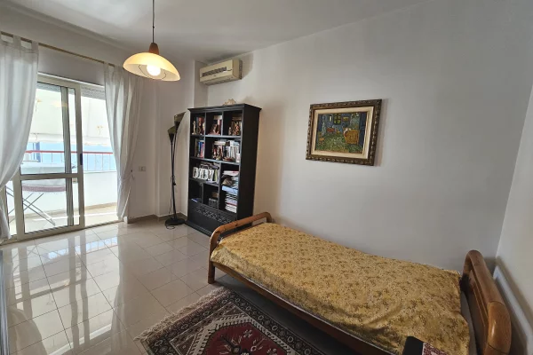 Shtepi ne shitje Apartament ne Tirane, 2+1, Mobilimi E mobiluar, Pagesa 230,000  Euro.