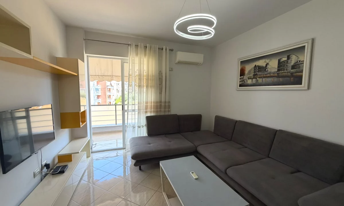 Shtepi ne shitje Apartament ne Tirane, 1+1, Mobilimi E mobiluar, Pagesa 14,000,000  Leke.