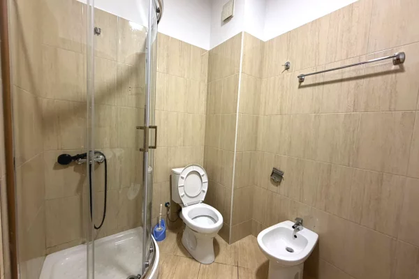 Shtepi ne shitje Apartament ne Tirane, 1+1, Mobilimi E mobiluar, Pagesa 14,000,000  Leke.
