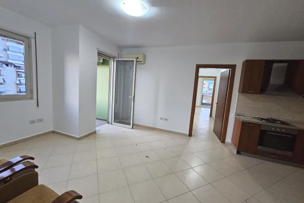 Shtepi me qera 3+1 ne Tirane - 900 Euro