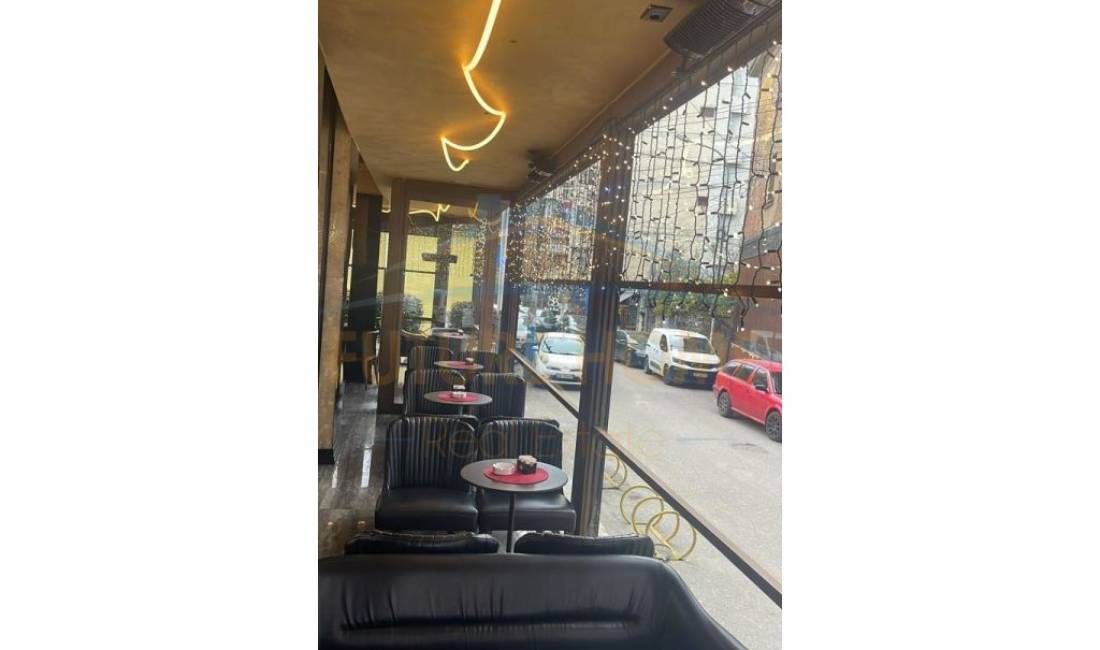 Qira, Lokal, Bulevardi Zogu Pare