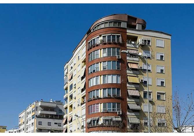 Shoqeri ndertimi nderton Apartamente, Njesi tregtare dhe Parking