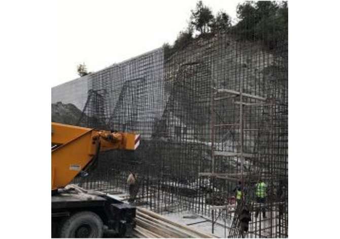 Kompani ndertimi ka si aktivitet kryesor ndertimet civile dhe ekonomike, tregetimin e betonit dhe inerteve te dimensioneve te ndryshme 