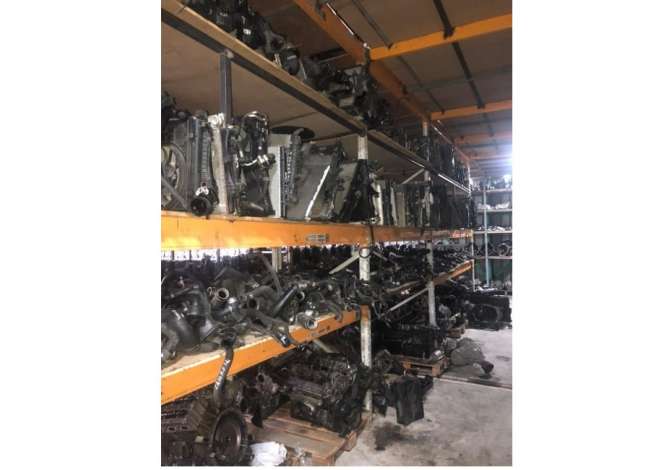 Auto Familja ofron pjese kembimi per te gjitha llojet e automjeteve 