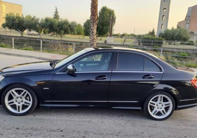 Jepet me qera makina Mercedes Benz duke filluar nga 35 euro dita