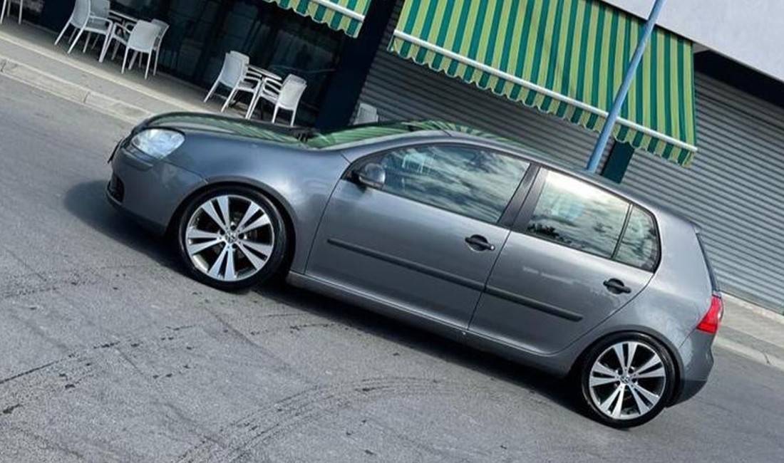 Jepet me qera makina Volkswagen Golf 5 duke filluar nga 30 euro dita