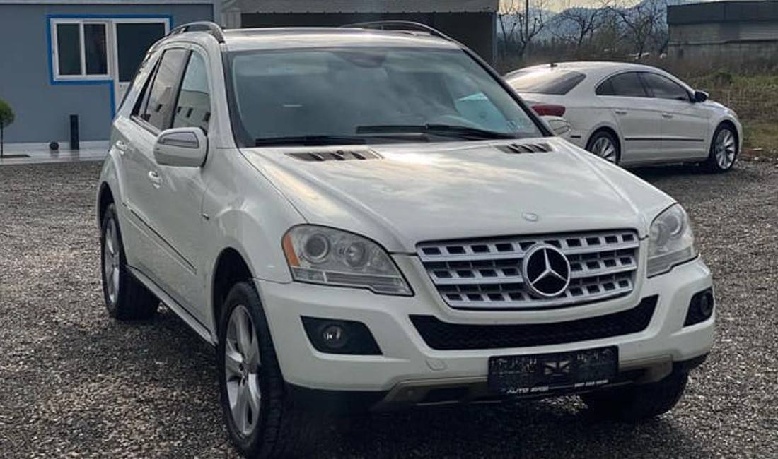 Jepet me qera Makina Mercedes Benz ML duke filluar nga 100 euro ne dite