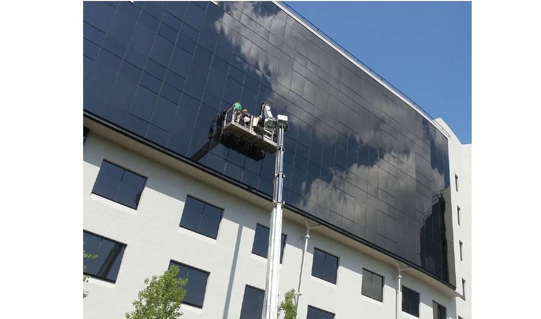 Kompani pastrimi ofron sherbime pastrimi te perditshme, speciale, fasade, dysheme etj.