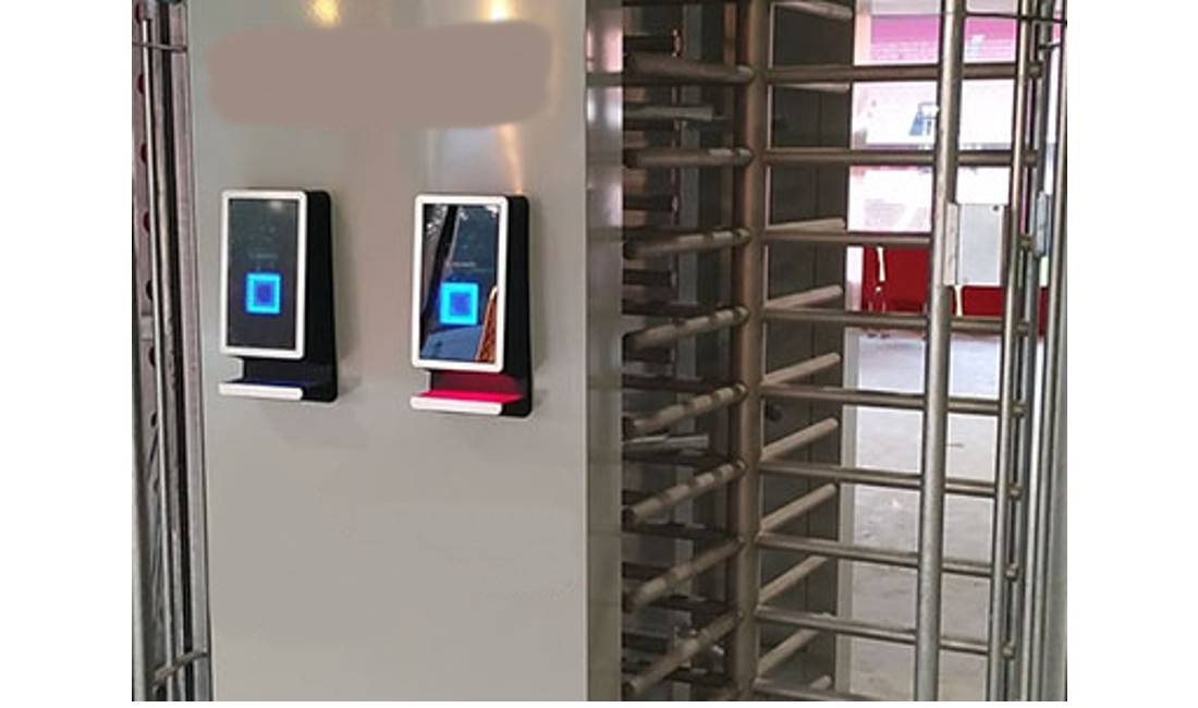 Kompani IT ofron sherbime ne fushen e teknologjise si kanal suporti teknik, mbrojtje sistemi me username dhe password etj.