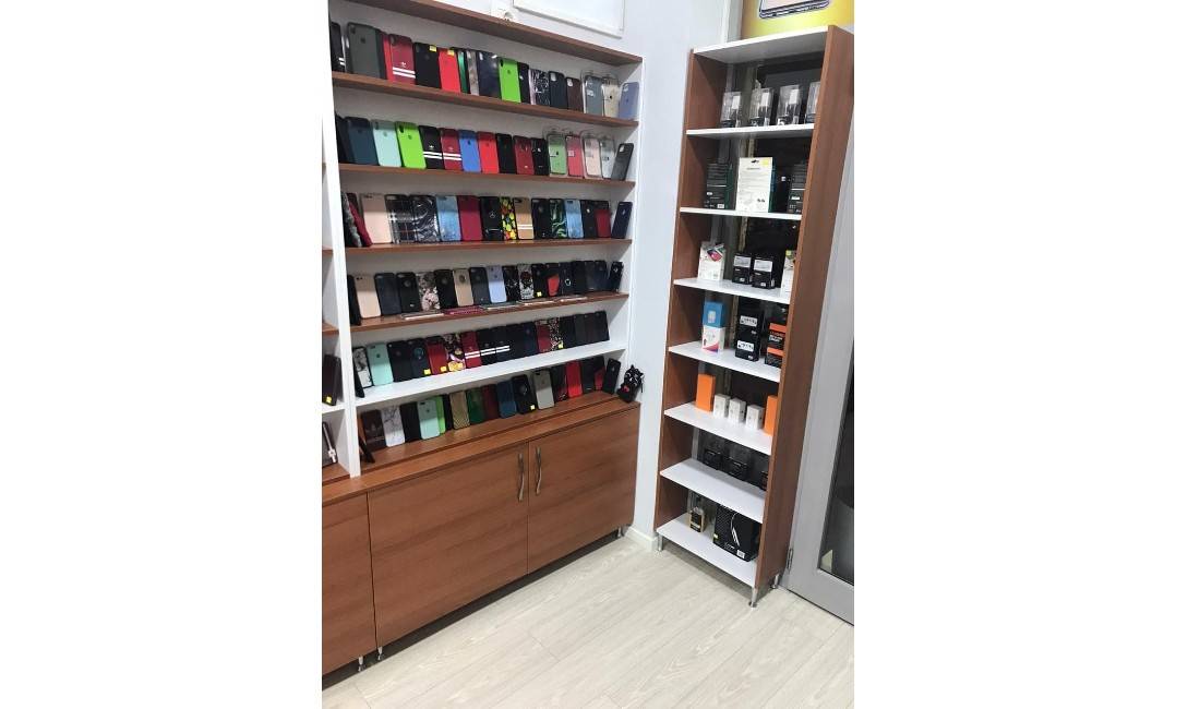 Servis celularesh ne Tirane ofron riparime, zevendesm dhe rregullime ekrani, shitje telefonash dhe aksesore 