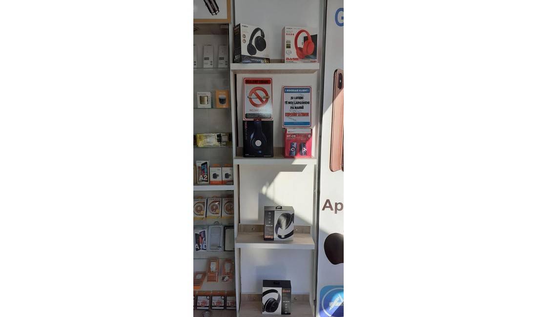 Servis celulari ne Fier ofron sherbime programimi, riparime, aksesore dhe blejme telefona te perdorur